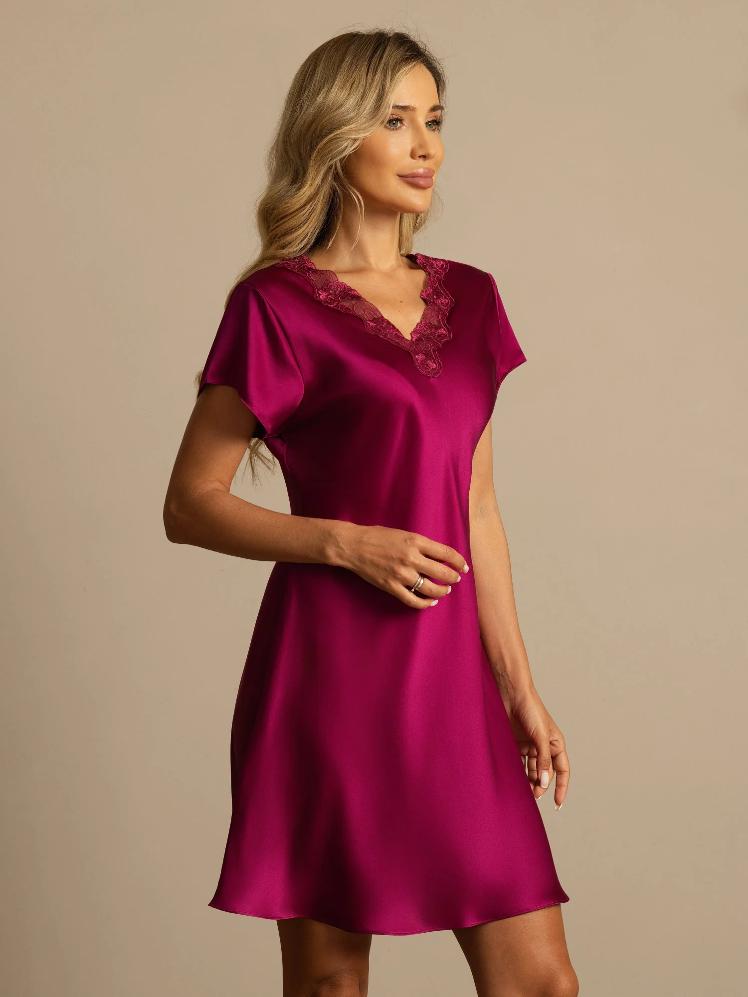 Pure Silk Short Sleeve V-neck Side Split Short Nightgown - Image 37