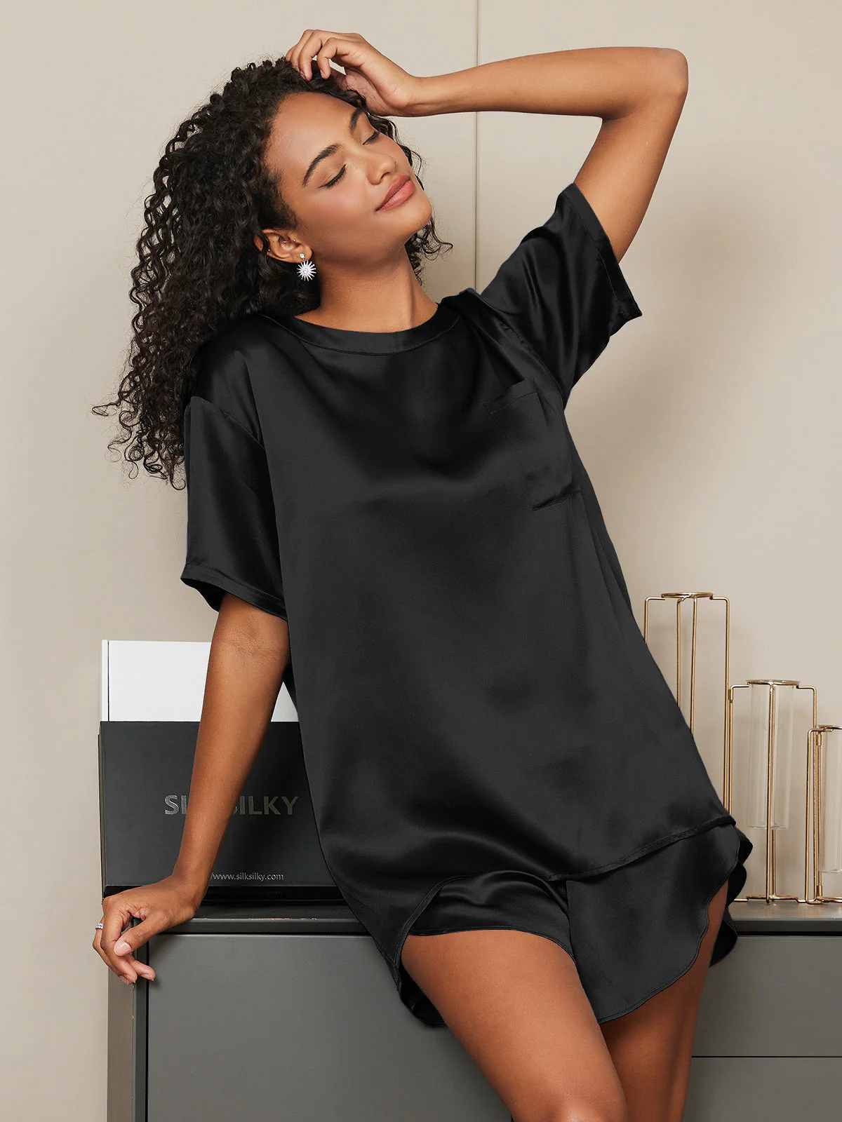 Pure Silk Short Sleeve Round Neck Women's Pajamas Set - Image 39