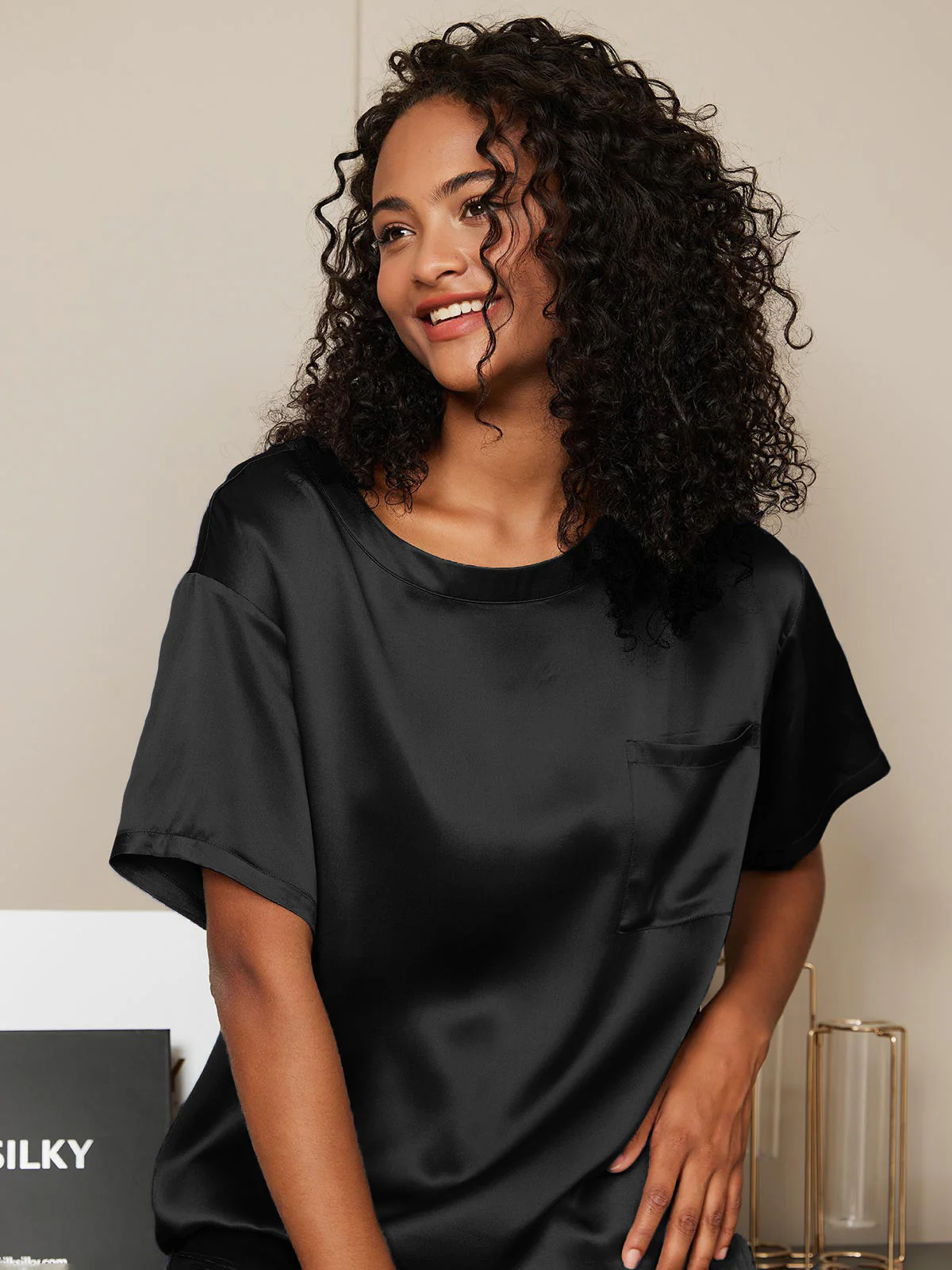 Pure Silk Short Sleeve Round Neck Women's Pajamas Set - Image 40