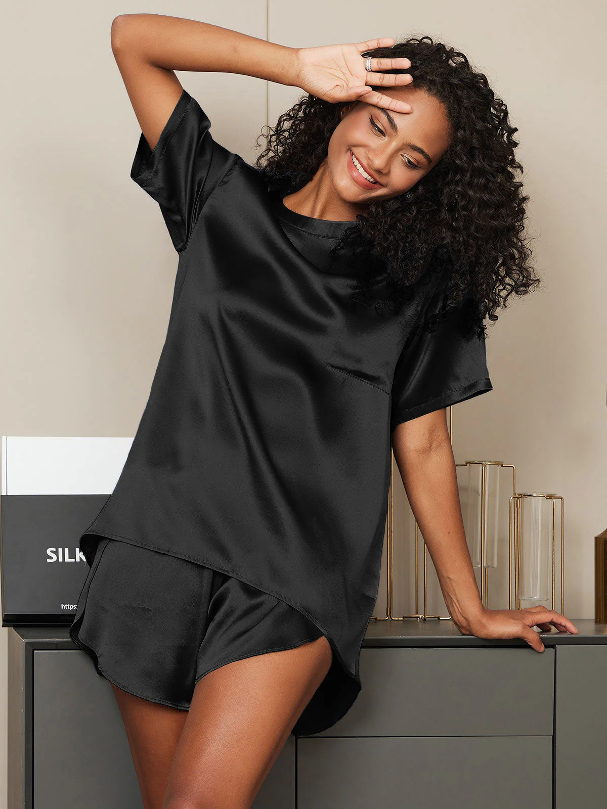 Pure Silk Short Sleeve Round Neck Women's Pajamas Set - Image 41