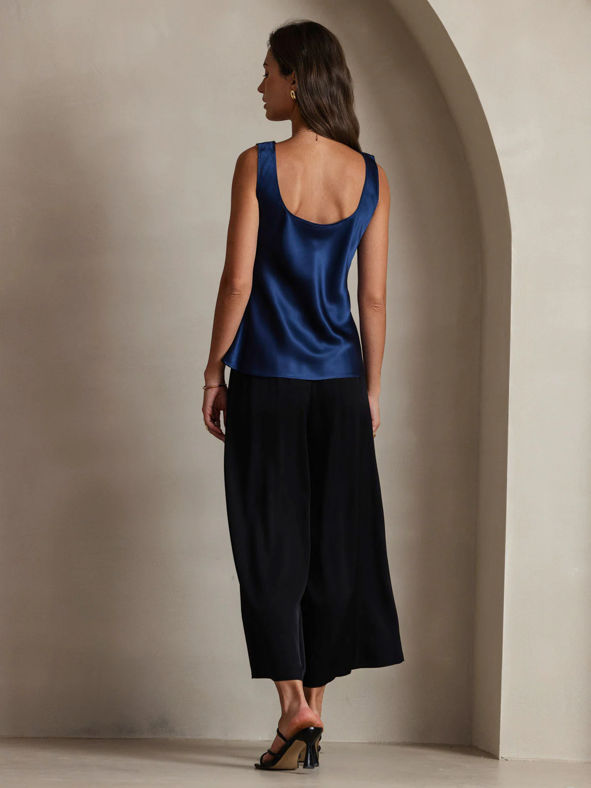 Women's Pure Silk Sleeveless U Neck Tank Top - Image 22