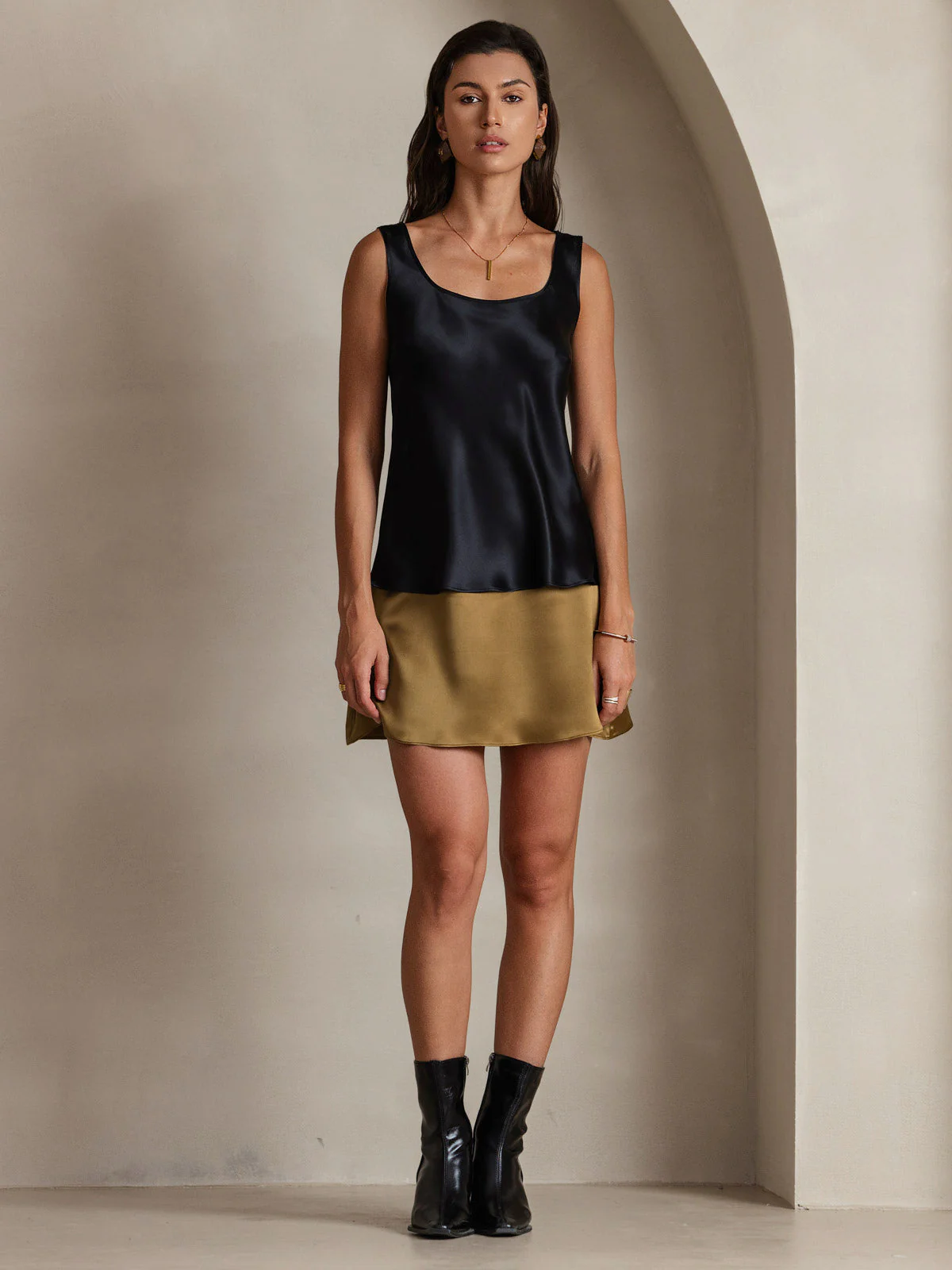Women's Pure Silk Sleeveless U Neck Tank Top - Image 8