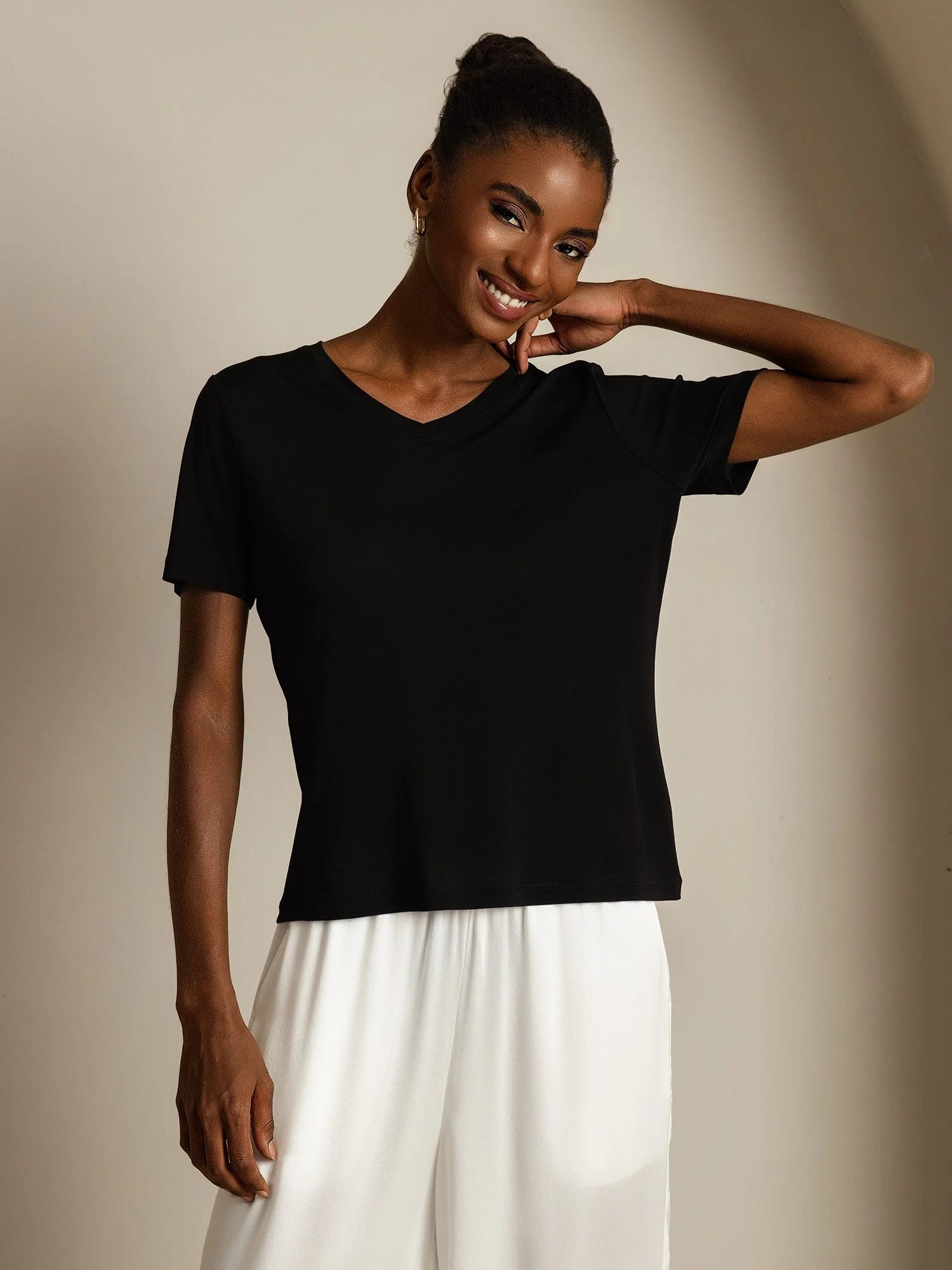 Pure Silk V Neck Short-Sleeve Snag-Resistant Women's T-Shirt - Image 16