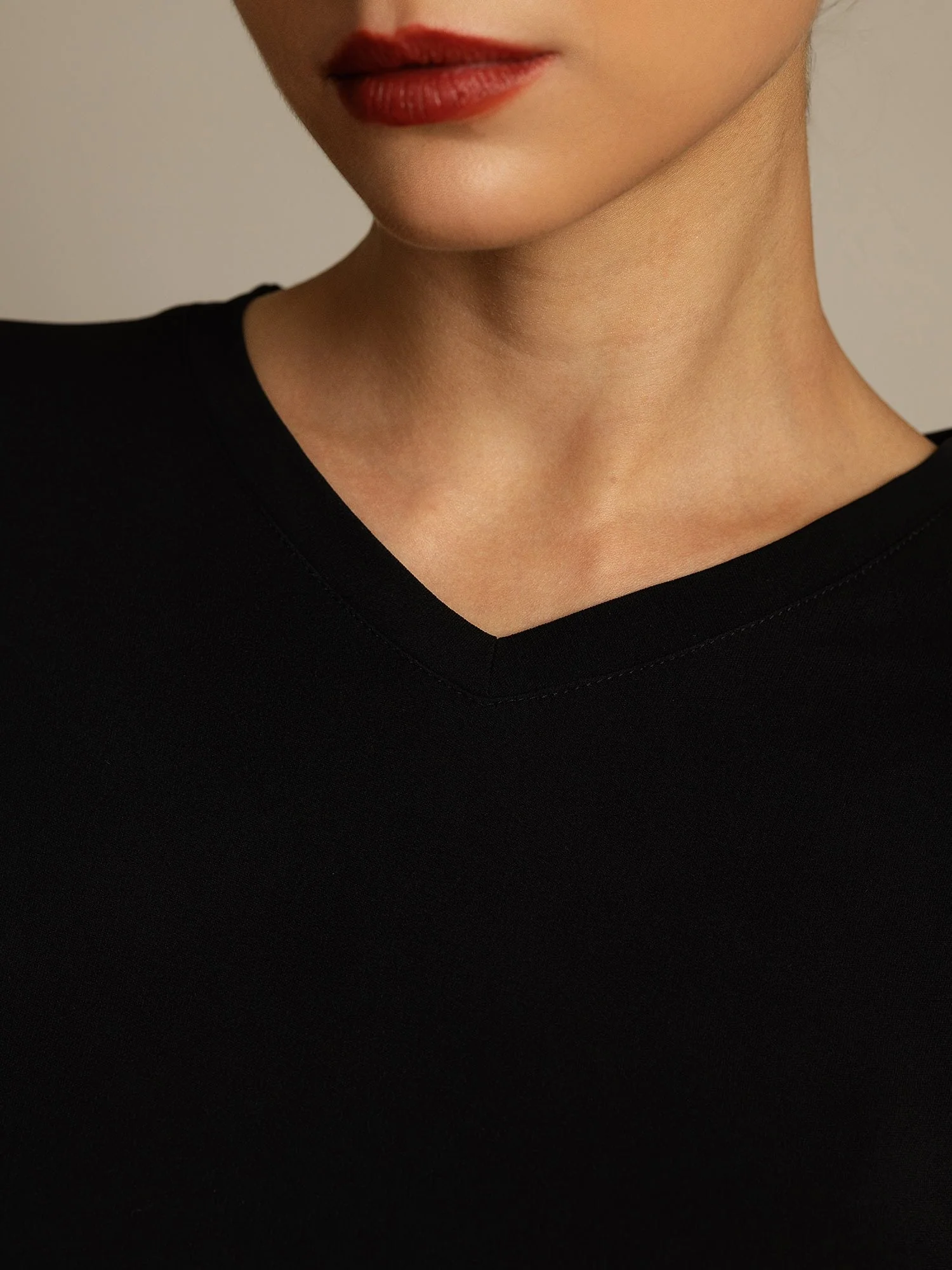 Pure Silk V-Neck Women's T-Shirt - Image 4