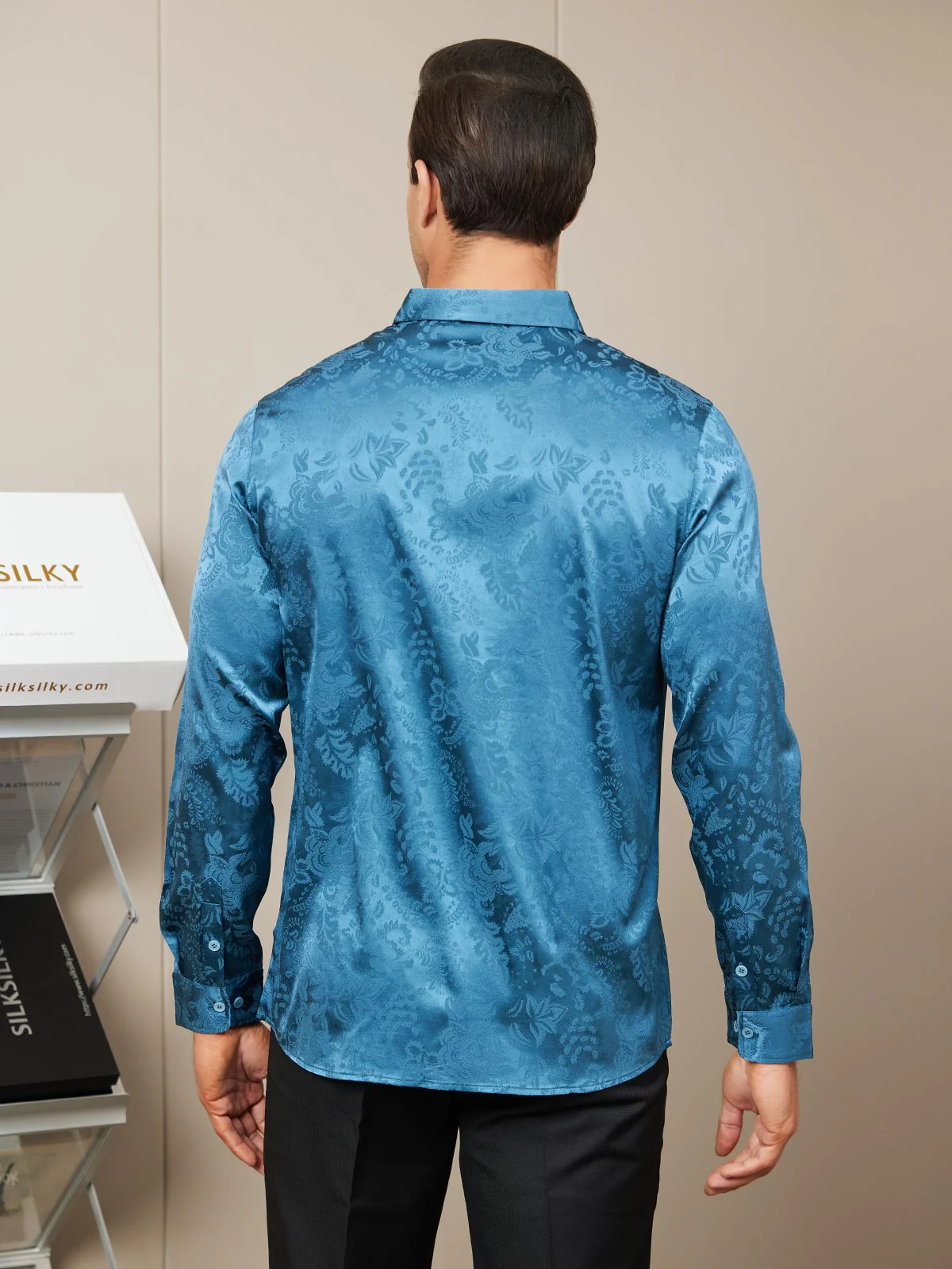Silk Casual Men‘s Shirt - Image 3