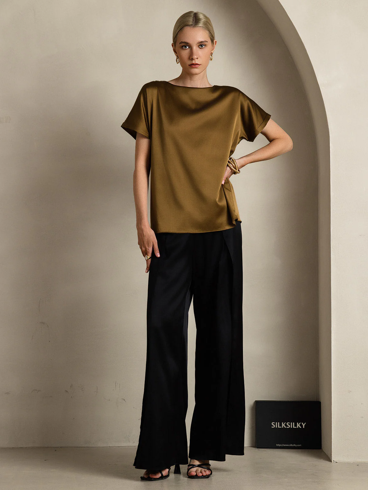 19Momme Silk Short Sleeve Boat Neck Women's T-Shirt - Image 15