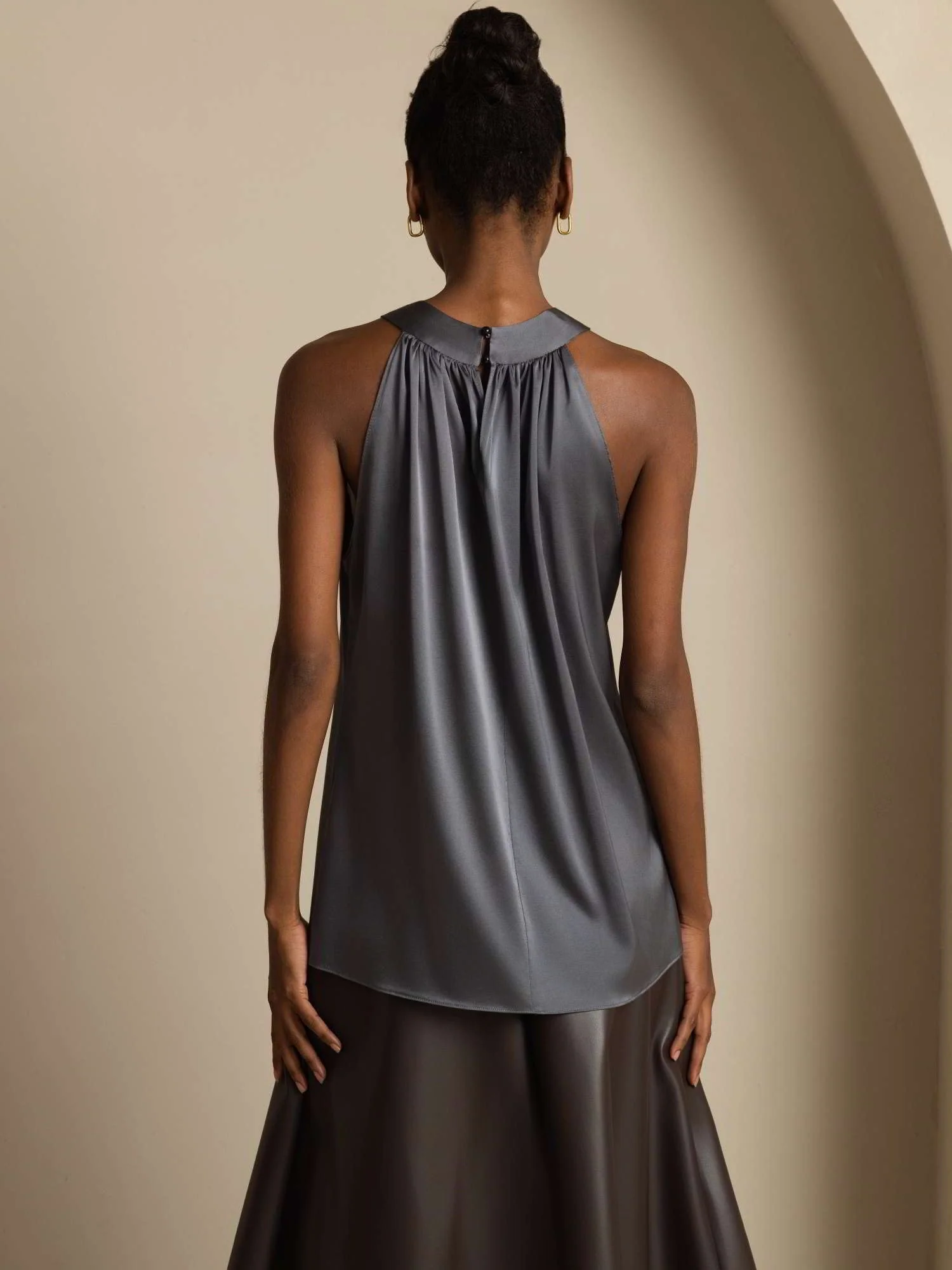 19Momme Silk Sleeveless Halter Neck Women's Top - Image 9