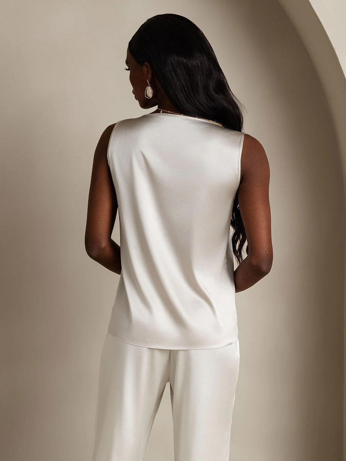 19Momme Silk Sleeveless Round Neck Women's Tank Top - Image 15