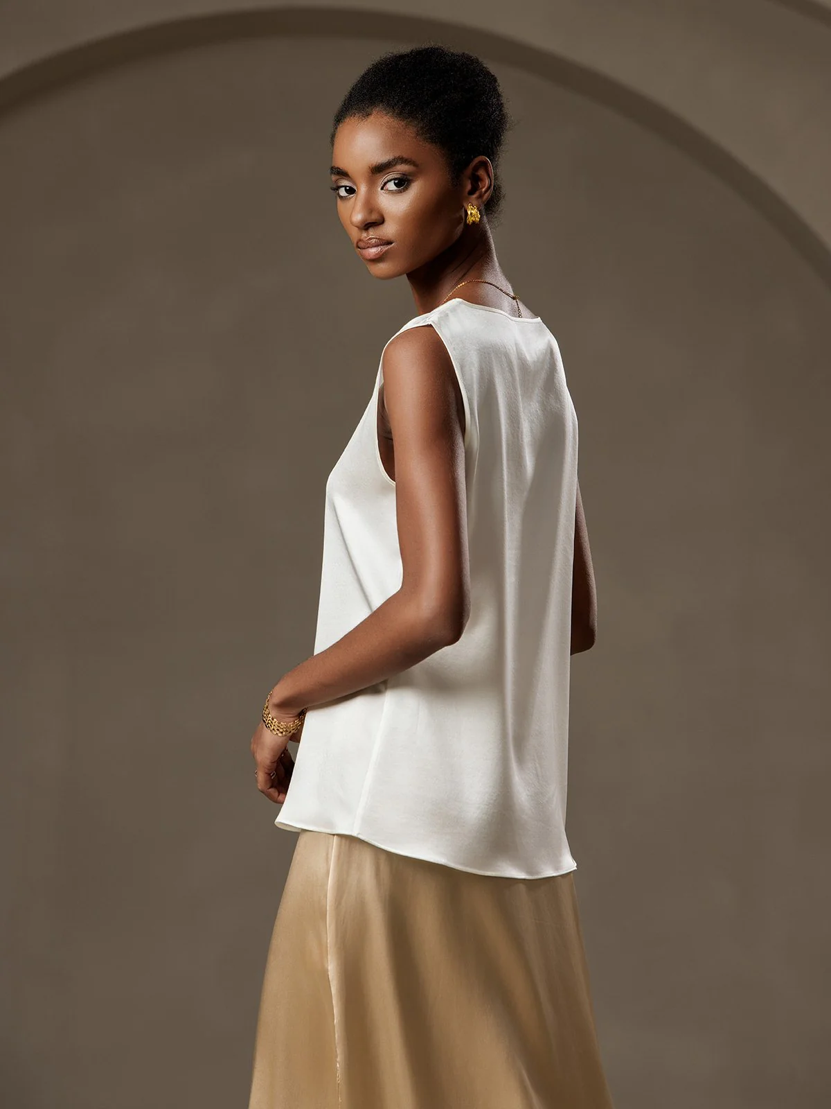 19Momme Silk Sleeveless Round Neck Women's Tank Top - Image 46