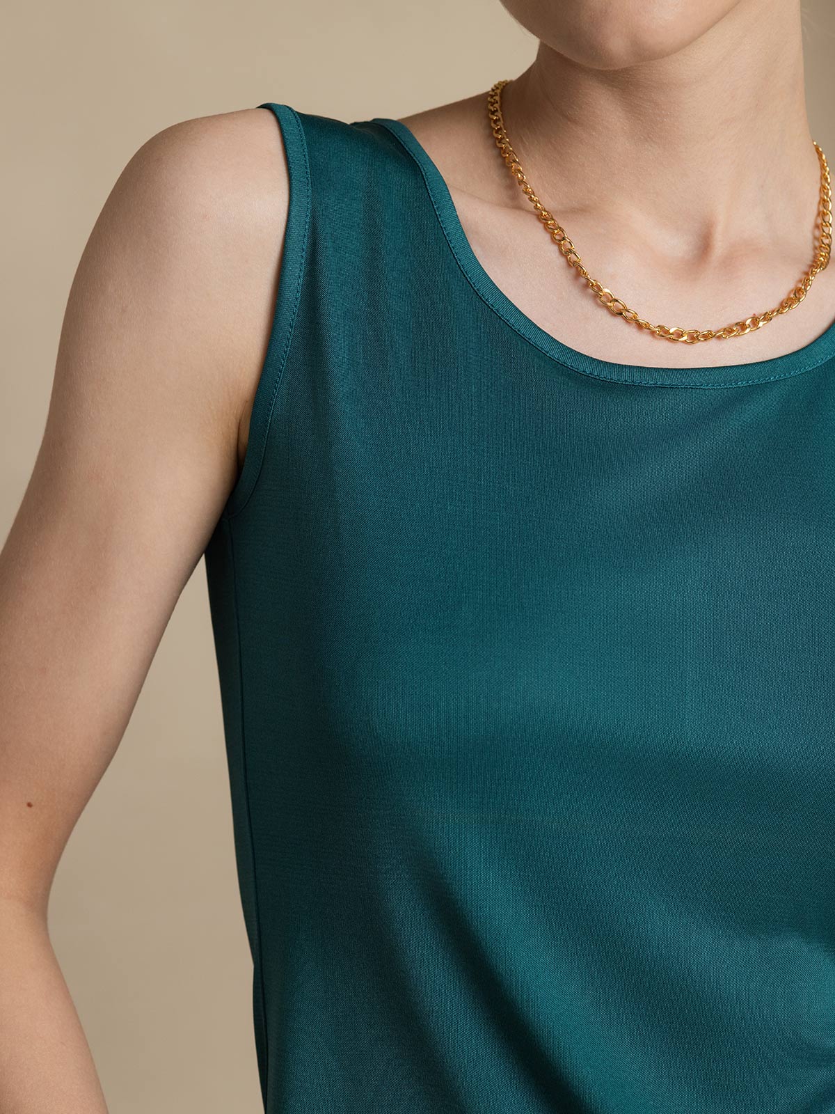 Pure Silk Sleeveless Round Neck Women's Tank Top - Image 35