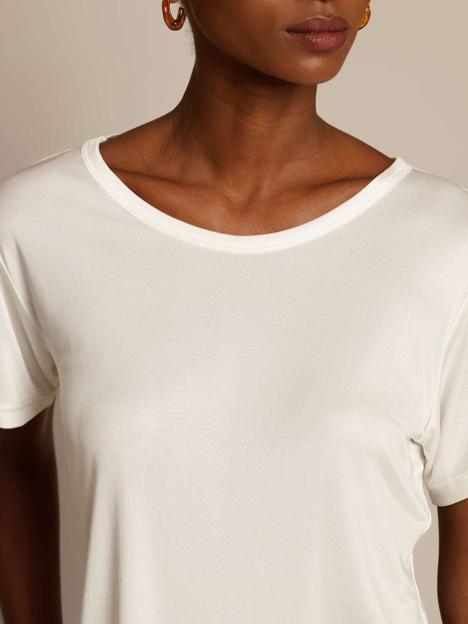 Women's Pure Silk Jersey Short Sleeve Round Neck T-Shirt - Image 4