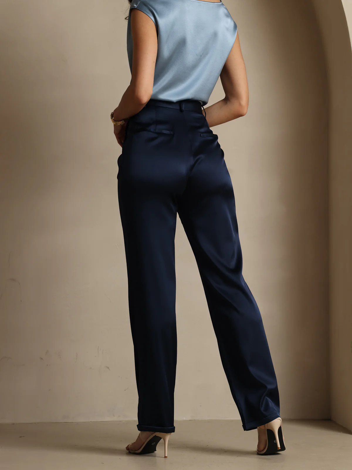 19Momme Silk High Waist Straight Fit Women's Pants with Zipper Side Pockets Design - Image 9