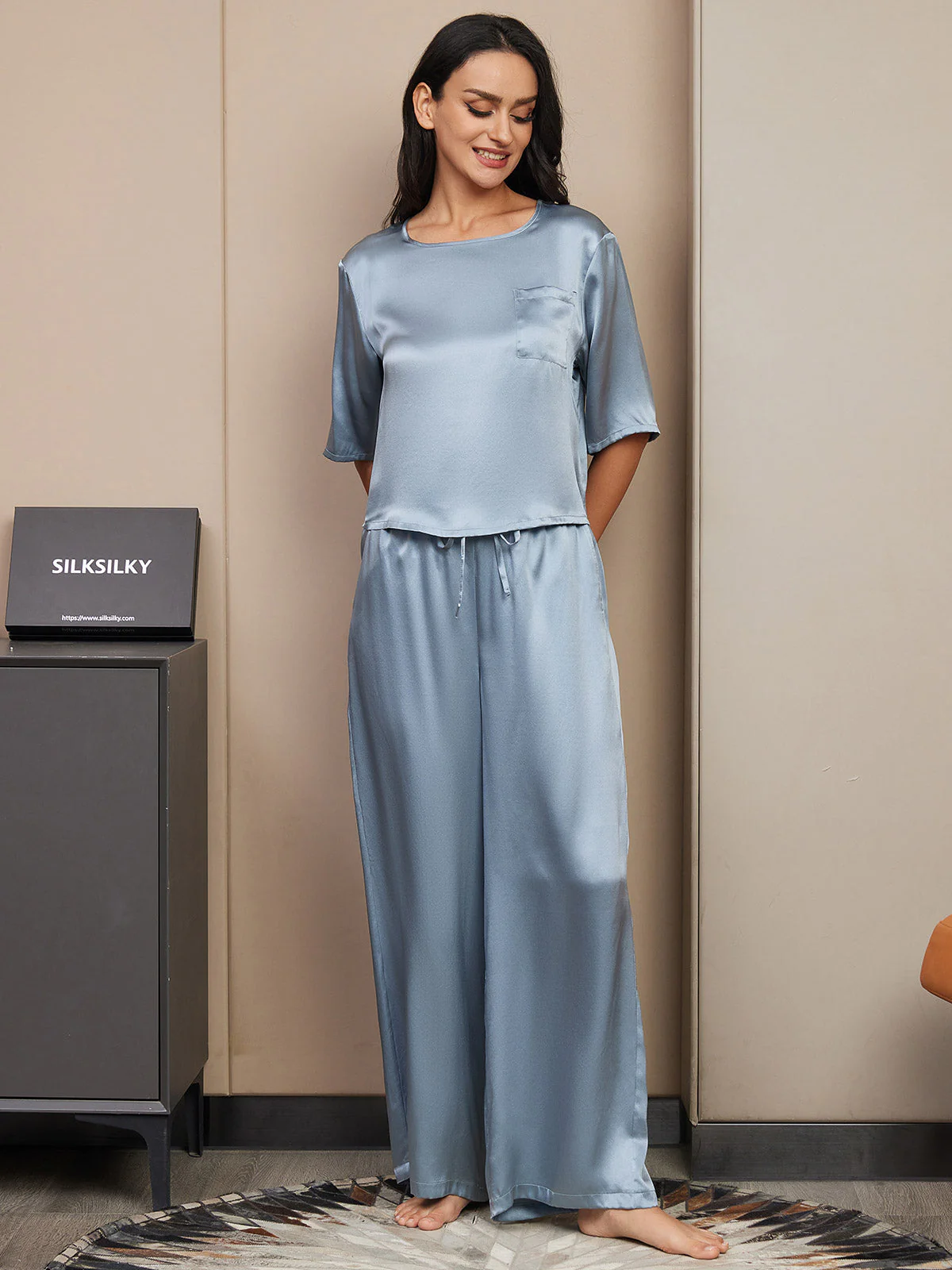 Women's Pure Silk Half Sleeve Round Neck Pajamas Set - Image 17