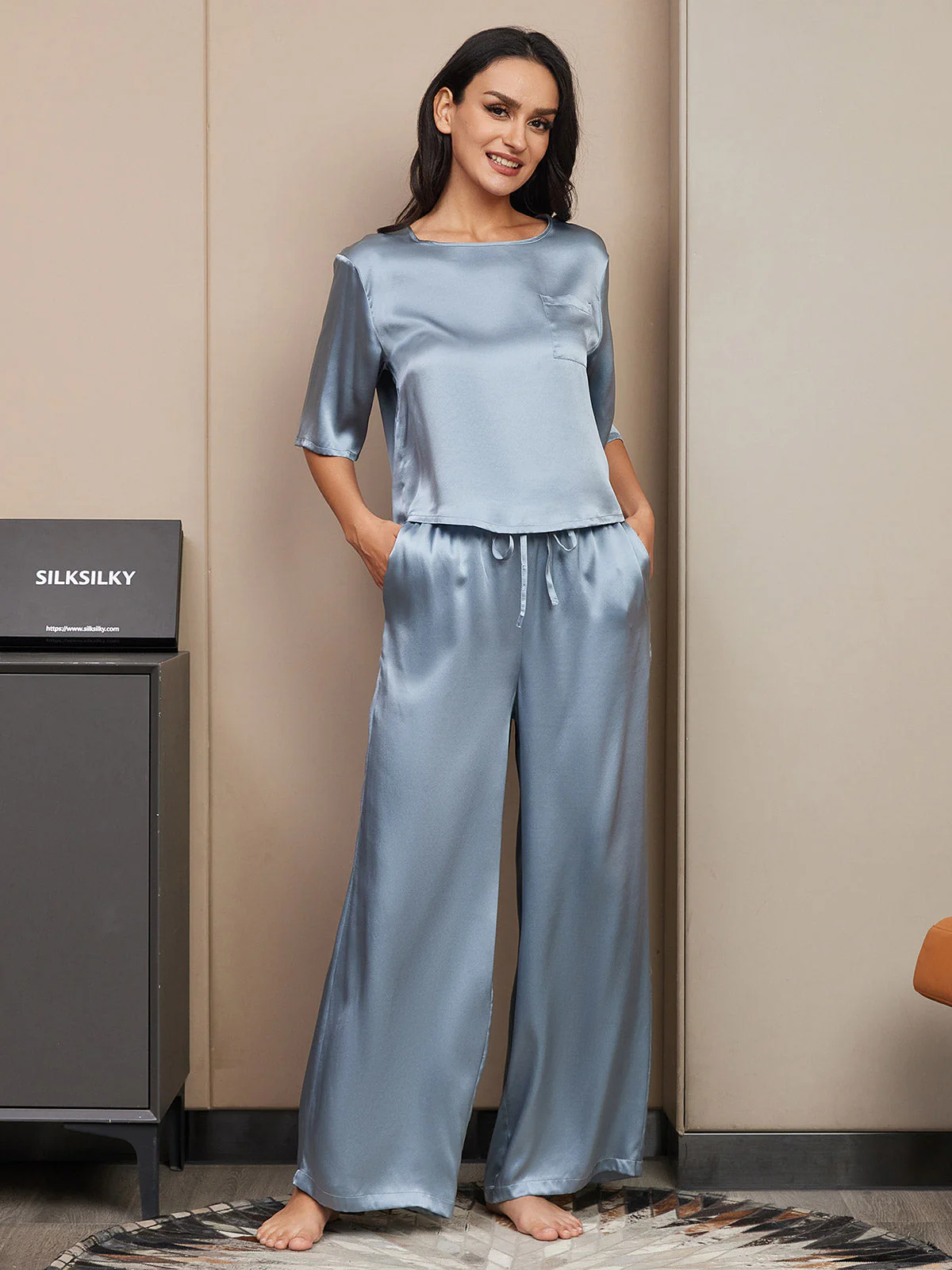 Women's Pure Silk Half Sleeve Round Neck Pajamas Set - Image 18