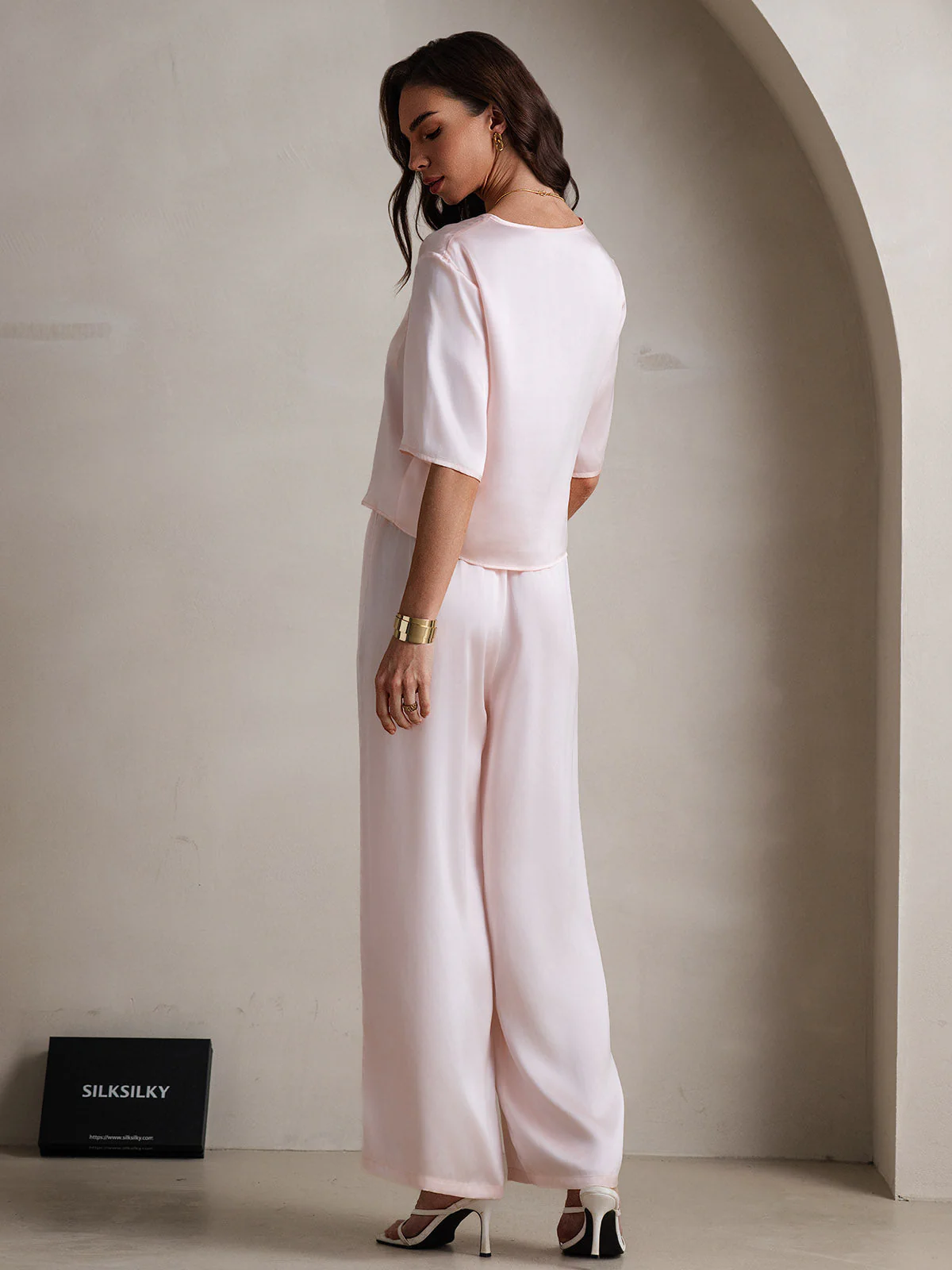 Women's Pure Silk Half Sleeve Round Neck Pajamas Set - Image 20