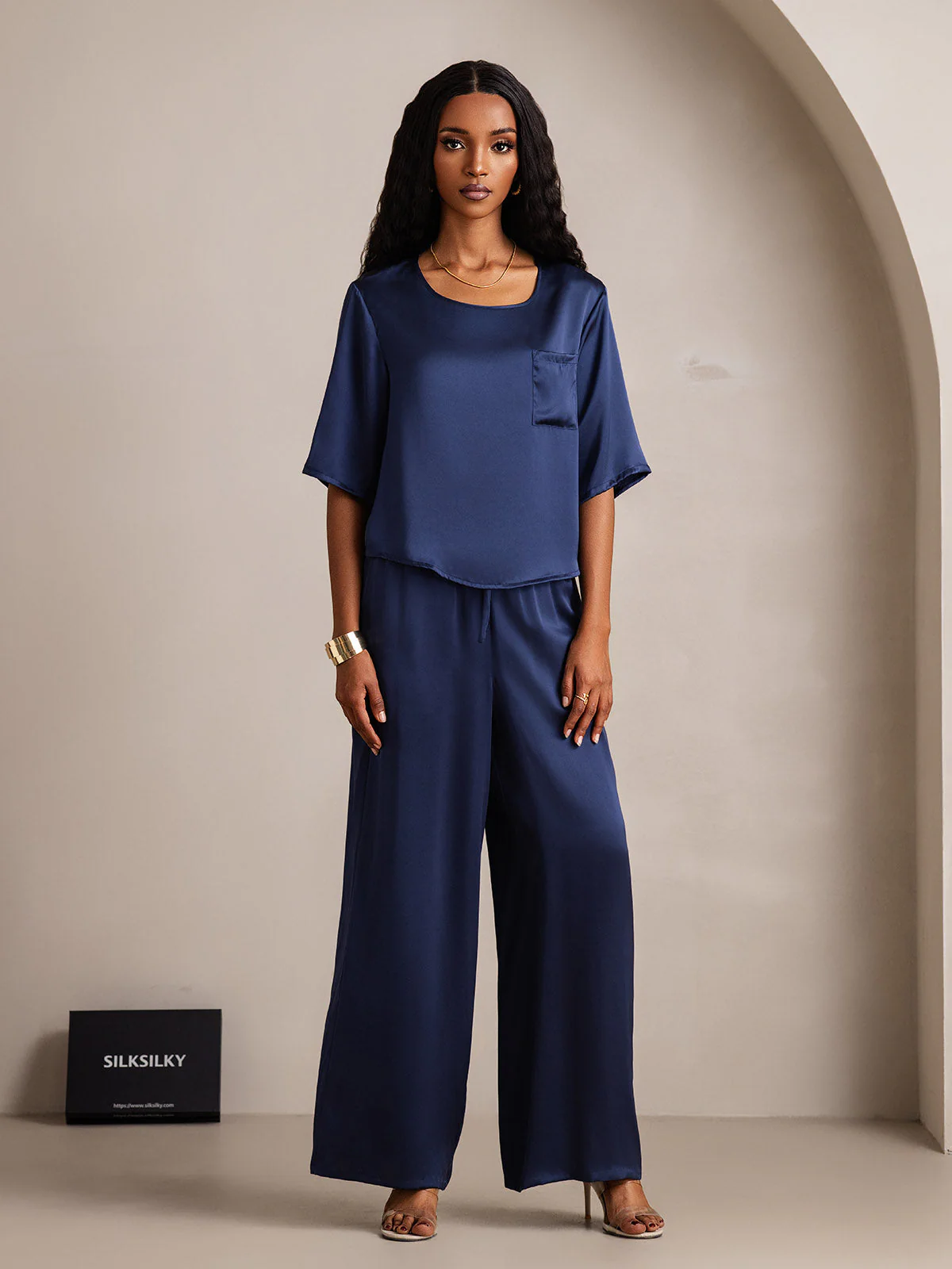 Women's Pure Silk Half Sleeve Round Neck Pajamas Set - Image 31