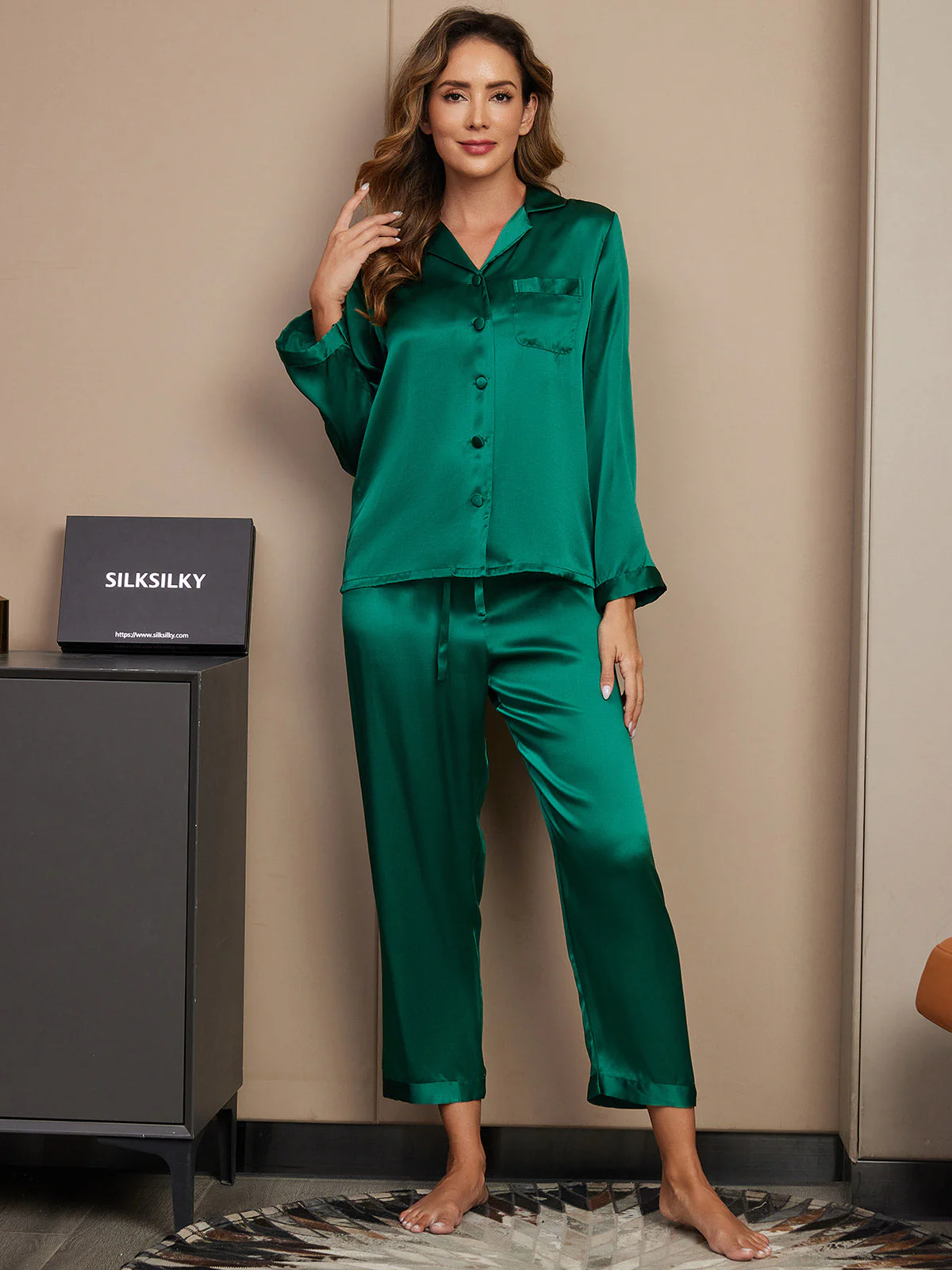Pure Silk Long Sleeve Women's Pajamas Set - Image 12