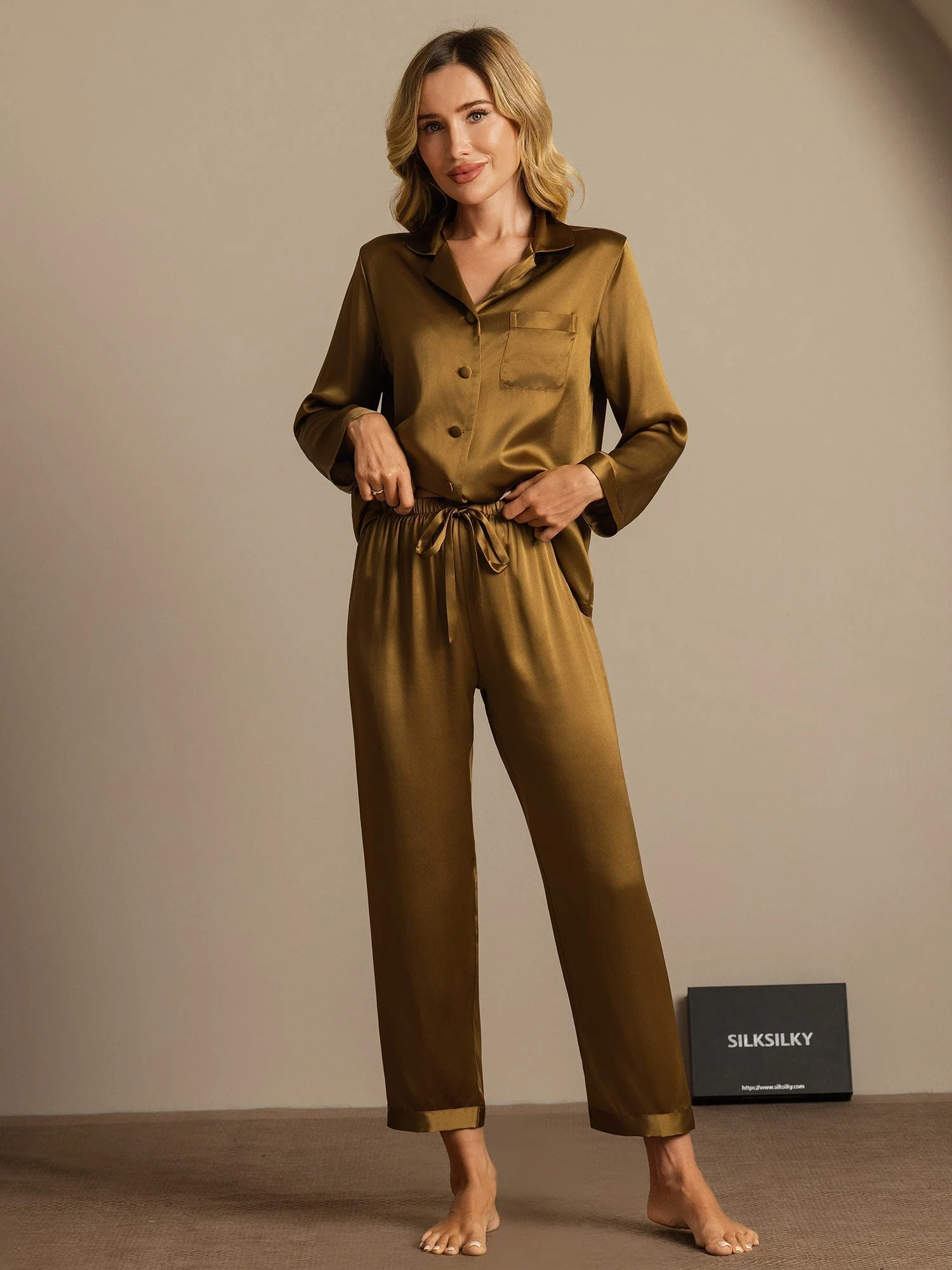 Pure Silk Long Sleeve Women's Pajamas Set - Image 49