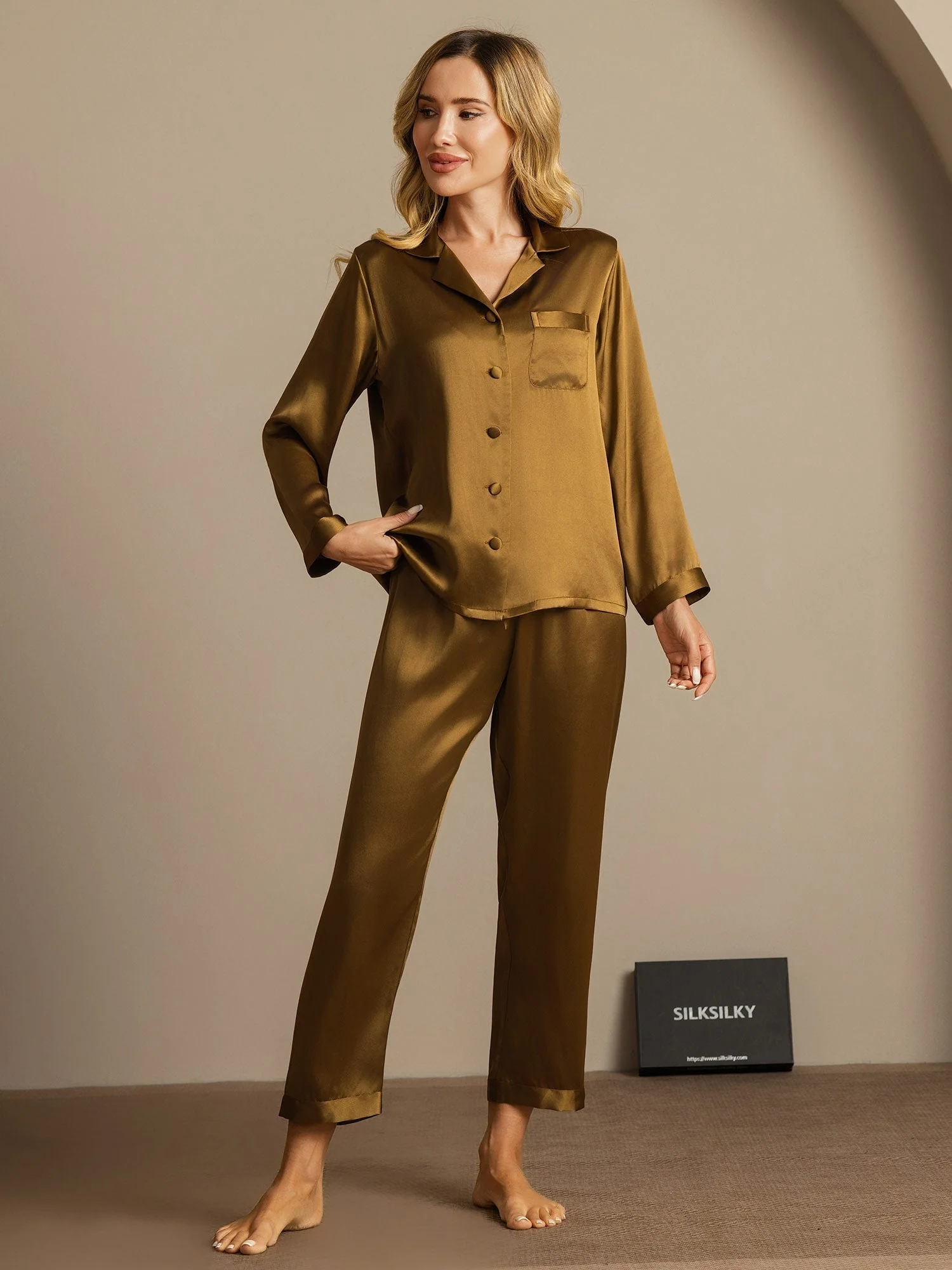 Pure Silk Long Sleeve Women's Pajamas Set - Image 52