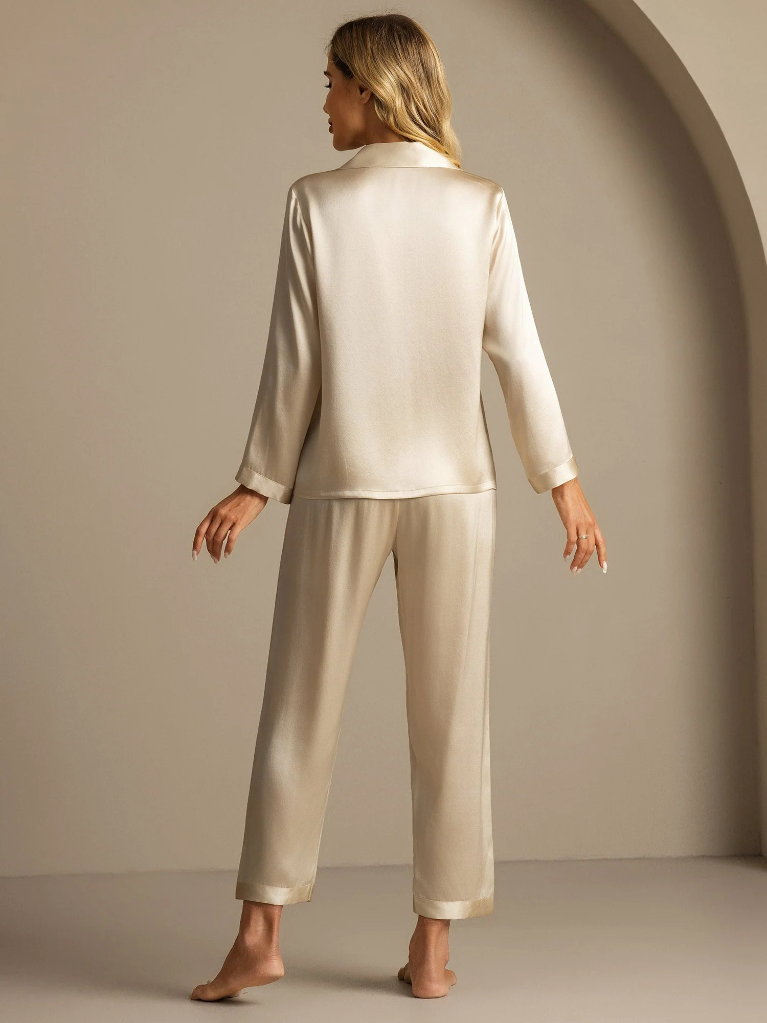 Pure Silk Long Sleeve Women's Pajamas Set - Image 56