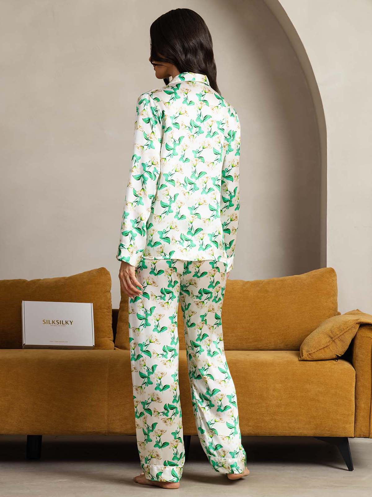 Women's Pure Silk Green Floral Print Long Sleeve Notch Collar Pajamas Set - Image 3