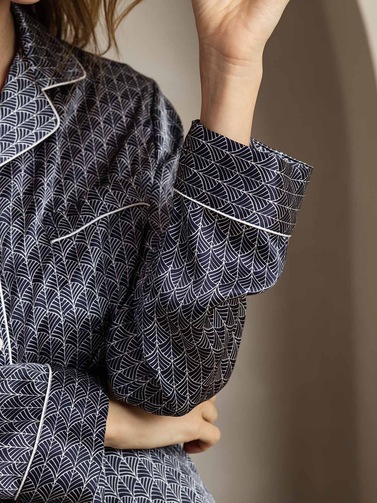 Women's Pure Silk Navy Ginkgo Print Long Sleeve Notch Collar Pajamas Set - Image 7